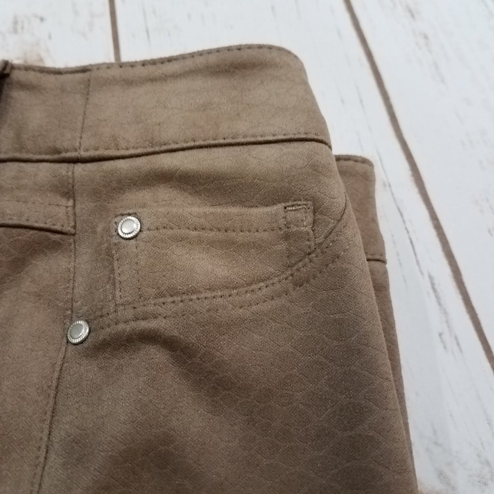 Fall Neutral Tan Skinny Pants Faux Suede Jeggings with Tonal Texture Women's 4 - Picture 7 of 17